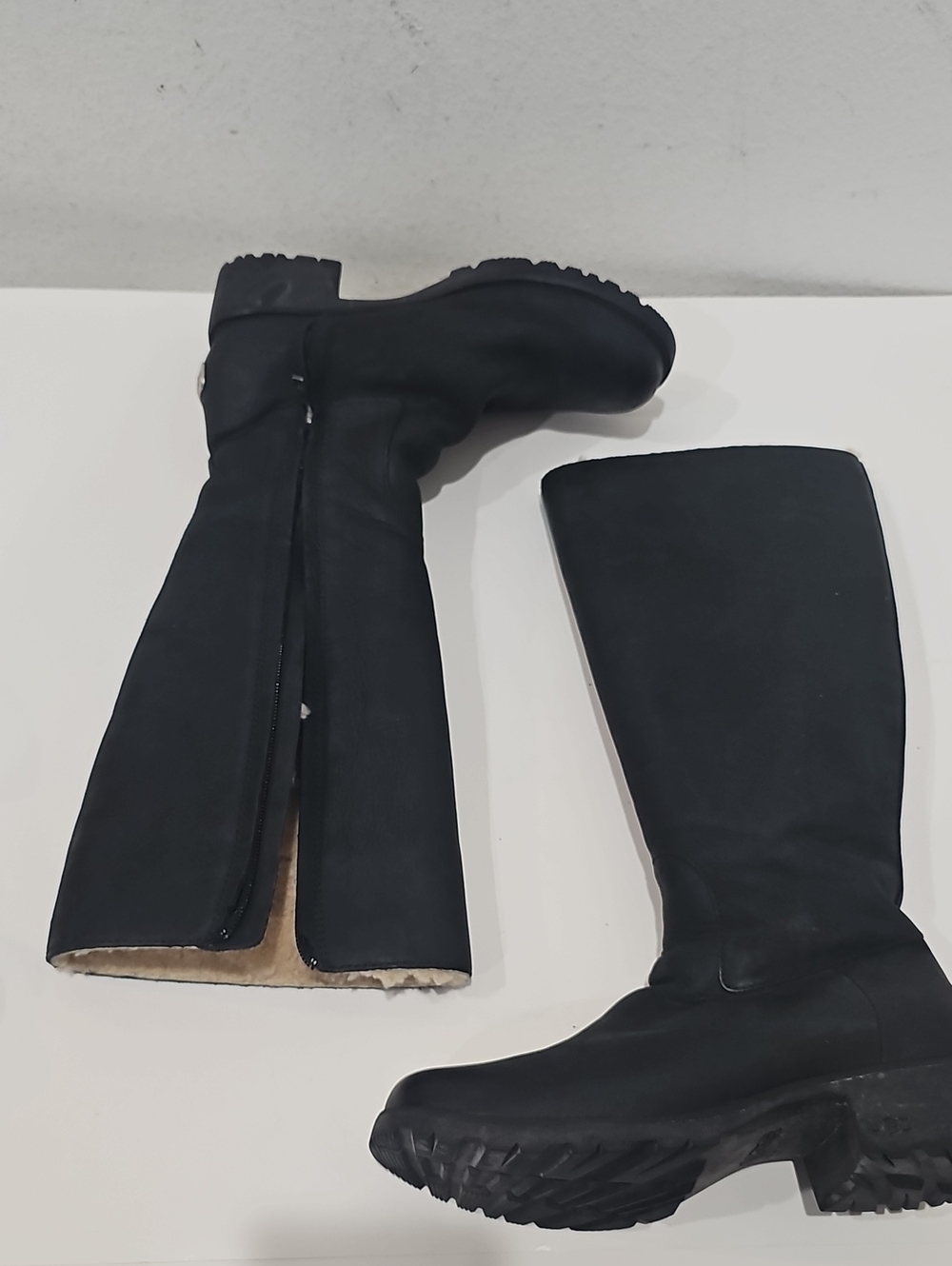 UGG Black Tall Leather Sheepskin Zip Heeled Riding Boots Sz 7.5 Rubber Sole - Picture 8 of 12